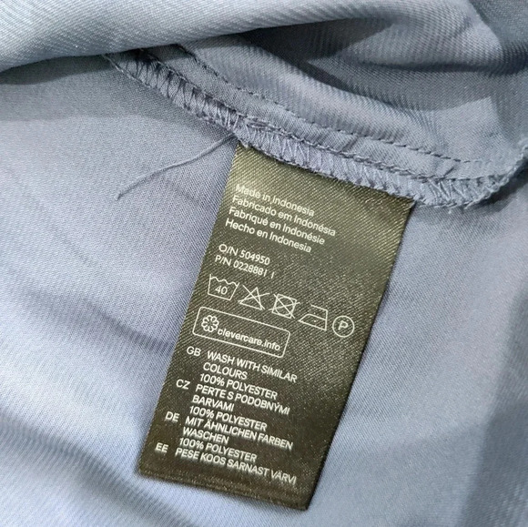 H&M Silk V-Neck Blouse - Picture 7 of 8